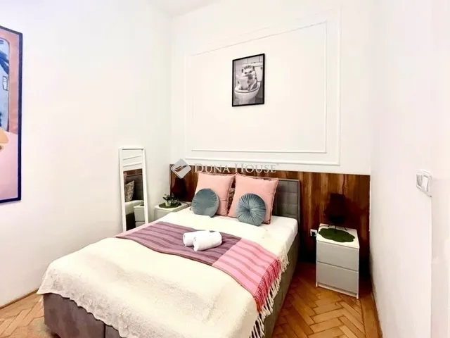 Eladó lakás Budapest VI. kerület, Nagykörúton kívüli terület 102 nm