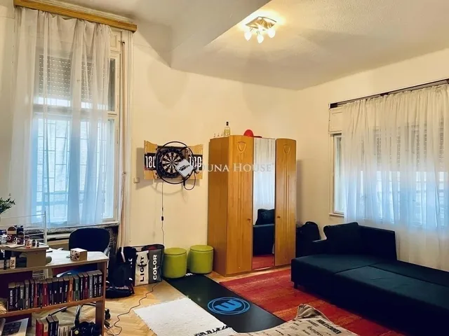 Eladó lakás Budapest VI. kerület, Nagykörúton kívüli terület 75 nm