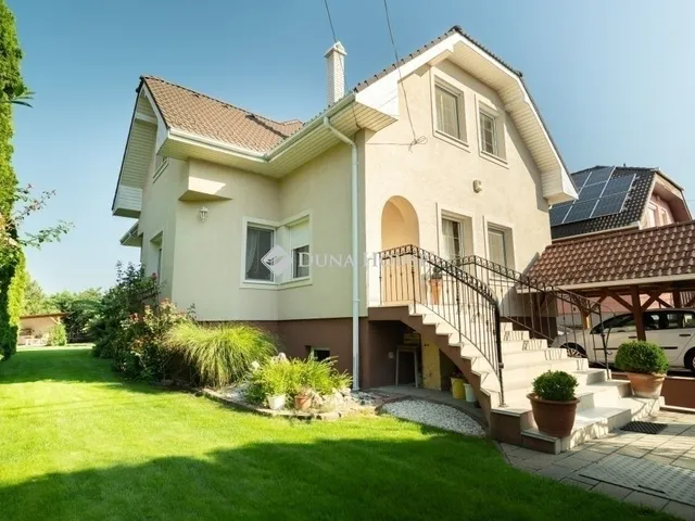 Eladó ház Halásztelek 305 nm