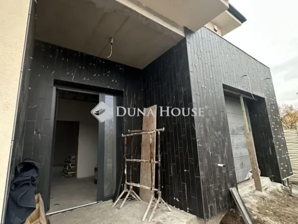 Eladó ház Gyál 285 nm