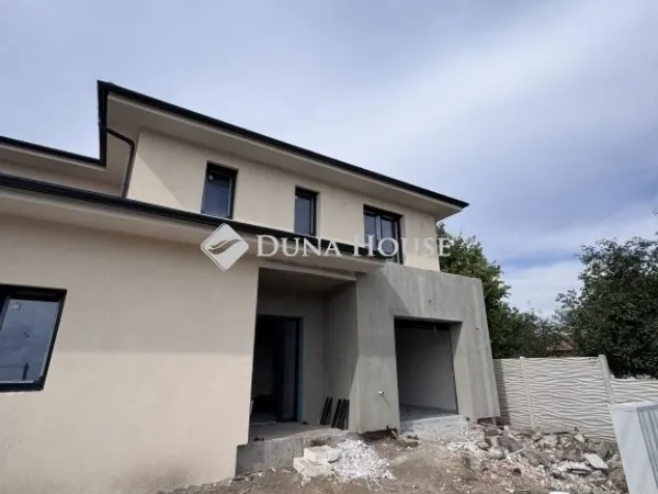 Eladó ház Gyál 285 nm