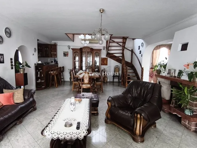 Eladó ház Budapest XX. kerület 220 nm