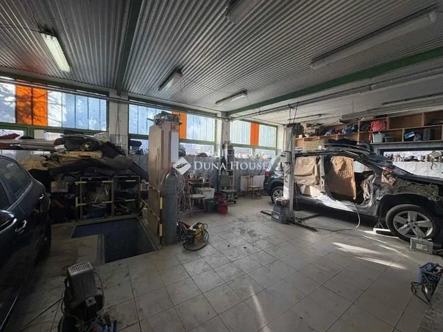 Eladó kereskedelmi és ipari ingatlan Budapest XVIII. kerület 100 nm