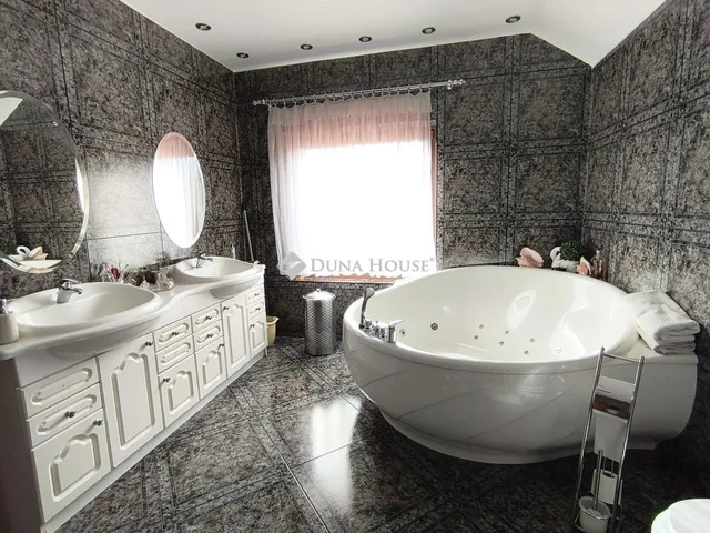 Eladó ház Budapest XX. kerület 220 nm