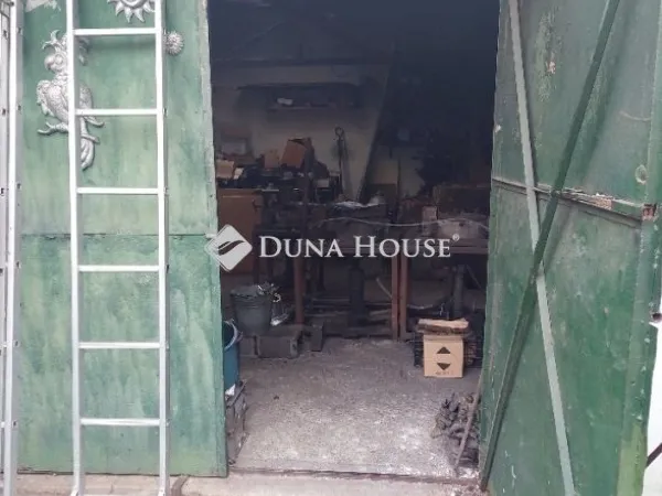 Eladó kereskedelmi és ipari ingatlan Budapest XXI. kerület 100 nm