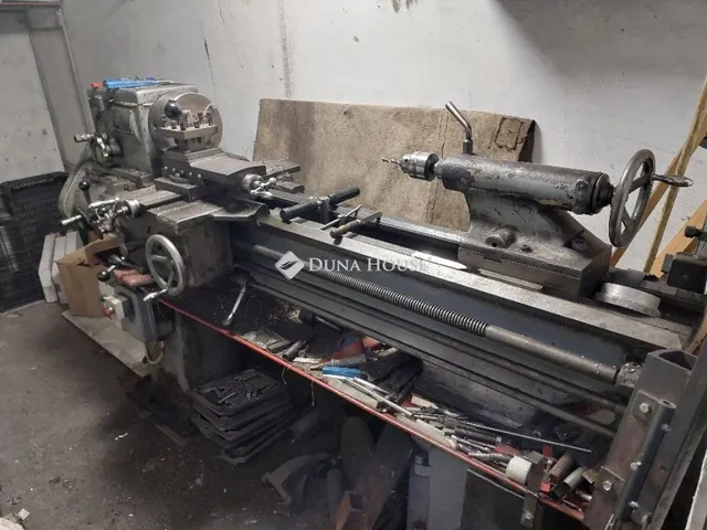 Eladó kereskedelmi és ipari ingatlan Budapest XXI. kerület 100 nm