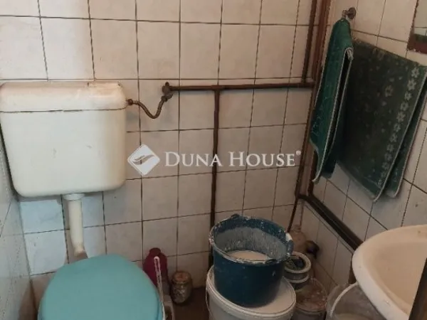 Eladó kereskedelmi és ipari ingatlan Budapest XXI. kerület 100 nm