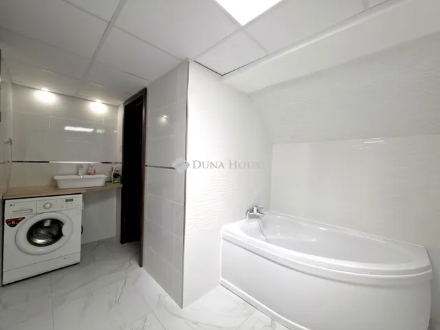 Eladó kereskedelmi és ipari ingatlan Budapest VII. kerület 79 nm