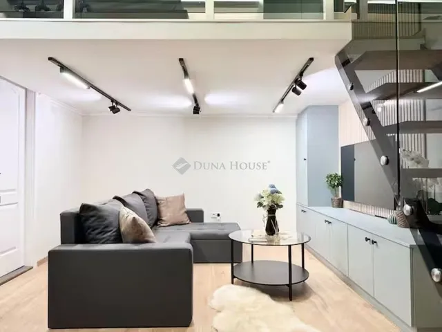 Eladó lakás Budapest VI. kerület, Nagykörúton kívüli terület 25 nm