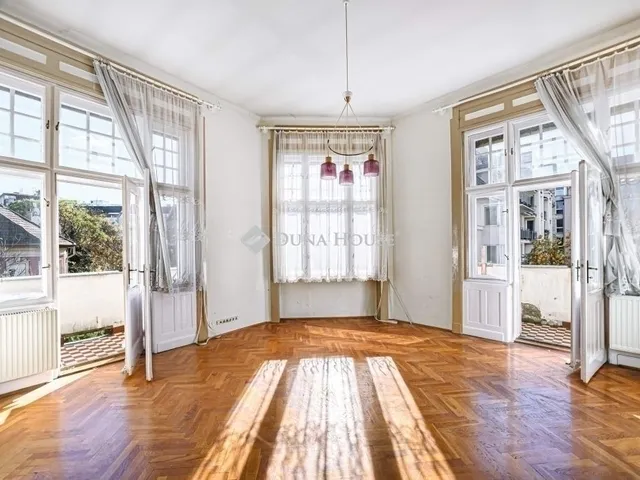 Eladó lakás Budapest I. kerület 140 nm