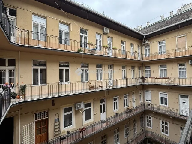 Eladó lakás Budapest VIII. kerület 97 nm