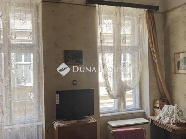 Eladó lakás Budapest VI. kerület, Nagykörúton kívüli terület 71 nm