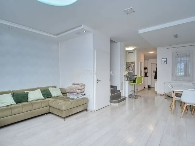 Eladó ház Budapest X. kerület, Óhegy 111 nm