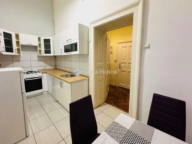 Eladó lakás Budapest VIII. kerület, II. János Pál pápa tér 76 nm