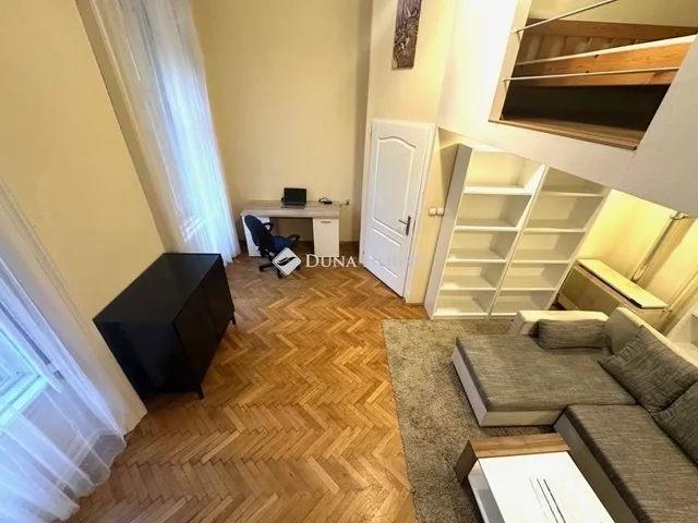 Eladó lakás Budapest VIII. kerület, II. János Pál pápa tér 76 nm