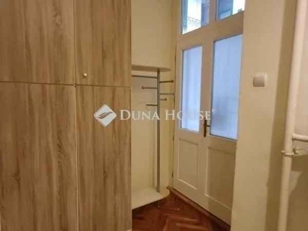 Eladó lakás Budapest VIII. kerület, II. János Pál pápa tér 76 nm