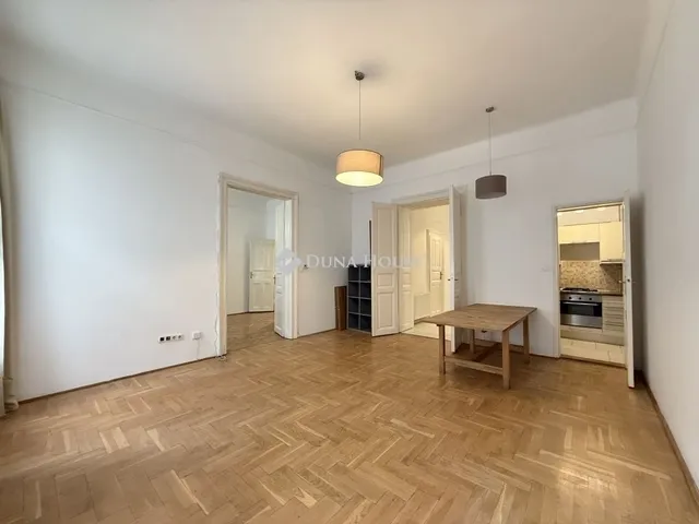 Eladó lakás Budapest VI. kerület 87 nm