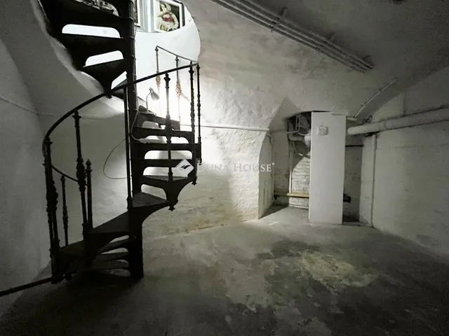 Eladó kereskedelmi és ipari ingatlan Budapest IX. kerület 77 nm