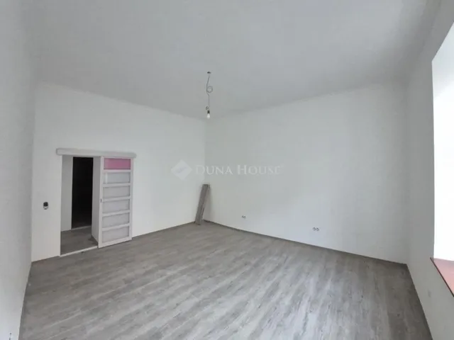 Eladó lakás Budapest IV. kerület 77 nm