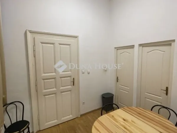 Eladó lakás Budapest VI. kerület 49 nm