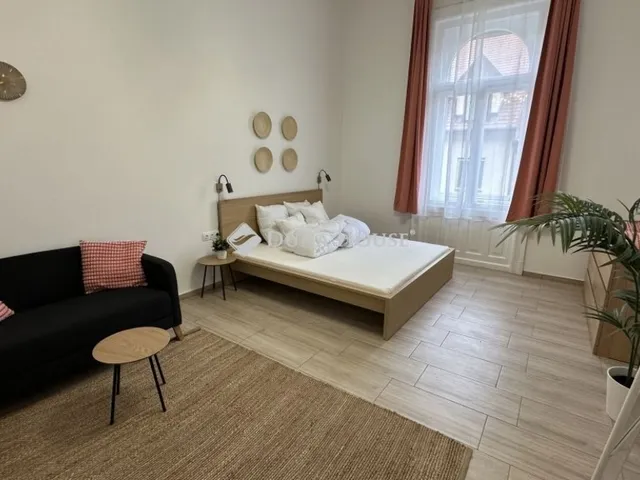 Eladó lakás Budapest VIII. kerület 136 nm