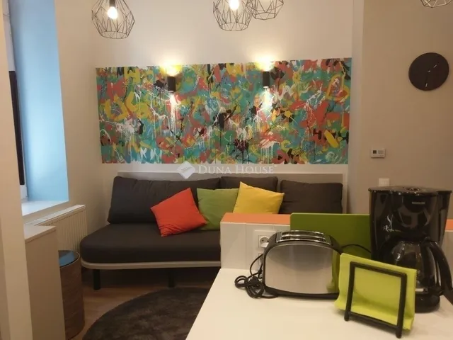 Eladó lakás Budapest VI. kerület 71 nm