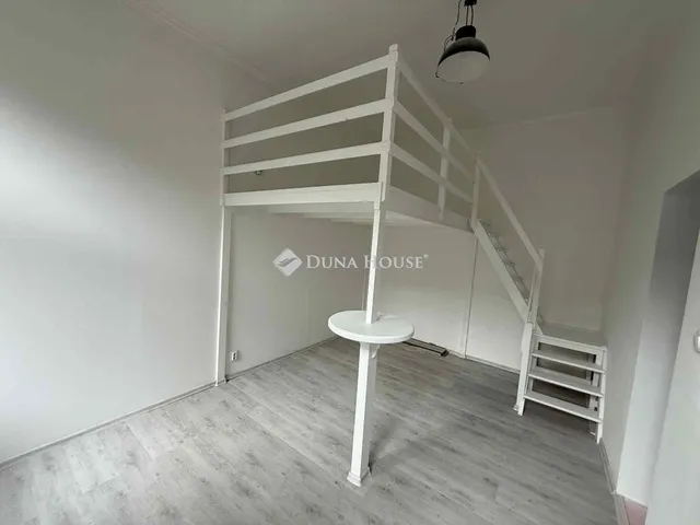 Eladó lakás Budapest VI. kerület 28 nm