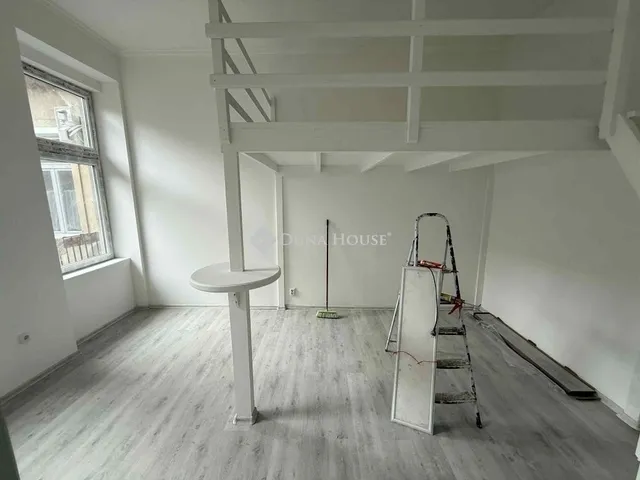 Eladó lakás Budapest VI. kerület 28 nm