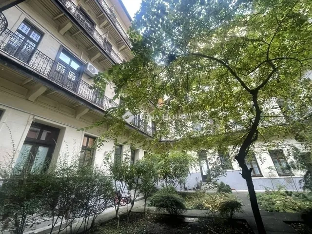 Eladó lakás Budapest VI. kerület 89 nm