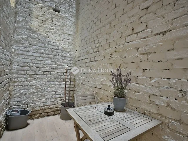 Eladó lakás Budapest VI. kerület 30 nm