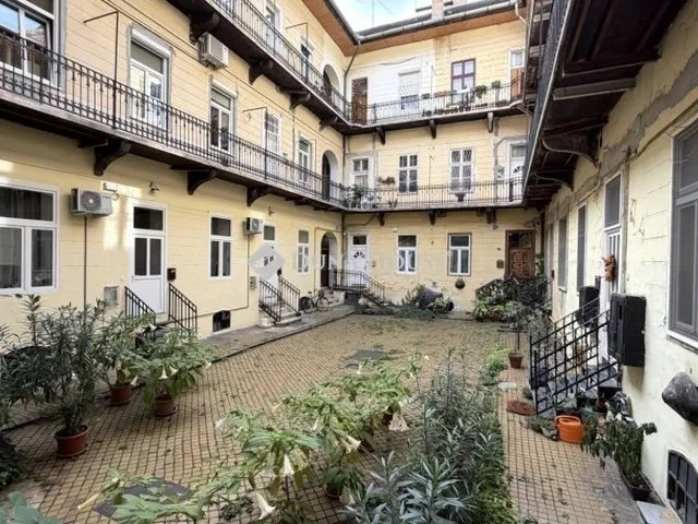 Eladó lakás Budapest VI. kerület 30 nm