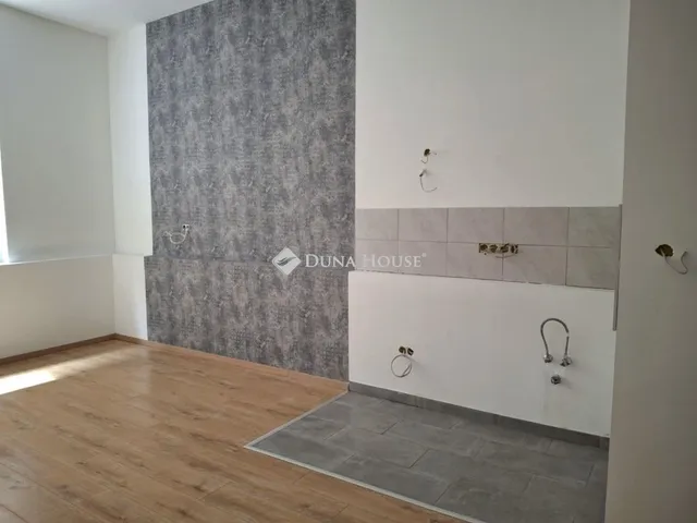 Eladó lakás Budapest VI. kerület 60 nm