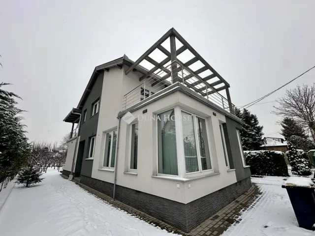 Eladó ház Budapest XVIII. kerület, Újpéteritelep 210 nm