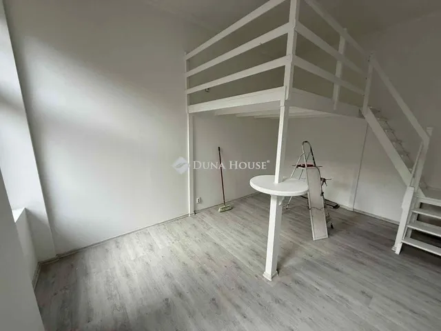 Eladó lakás Budapest VI. kerület 28 nm