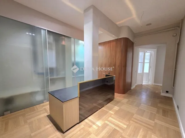 Eladó lakás Budapest VI. kerület, Nagykörúton kívüli terület 80 nm