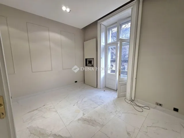 Eladó lakás Budapest VI. kerület 80 nm