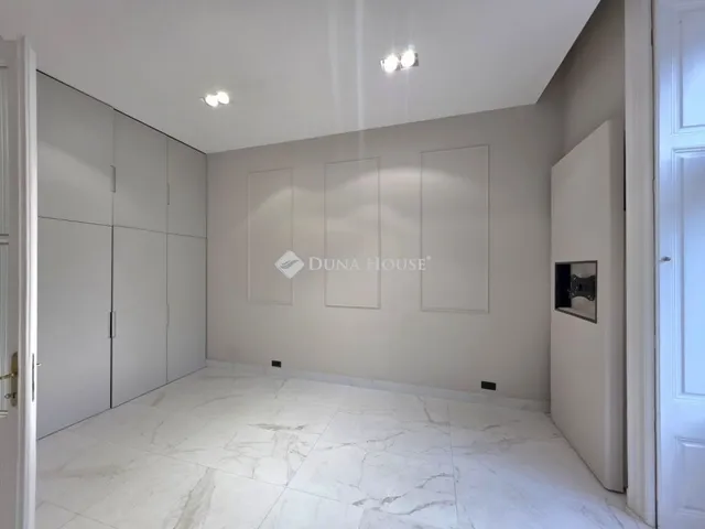 Eladó lakás Budapest VI. kerület 80 nm