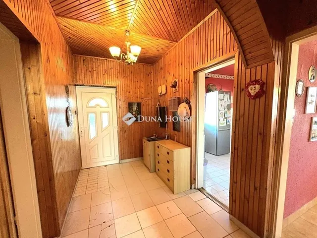 Eladó ház Ócsa 188 nm