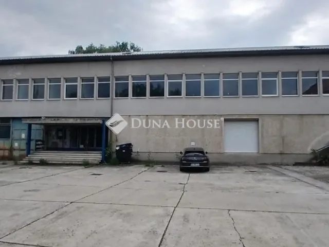 Eladó ház Tatabánya 1800 nm