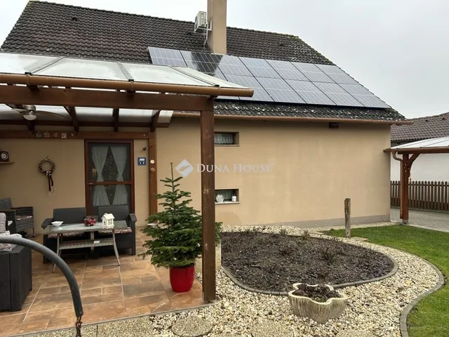 Eladó ház Felcsút 201 nm