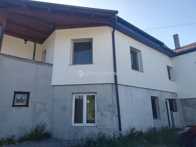 Eladó lakás Ócsa 78 nm