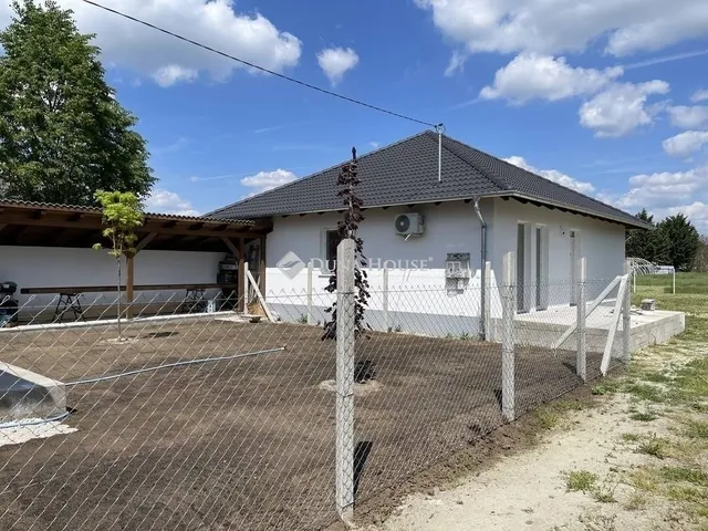 Eladó ház Inárcs 94 nm