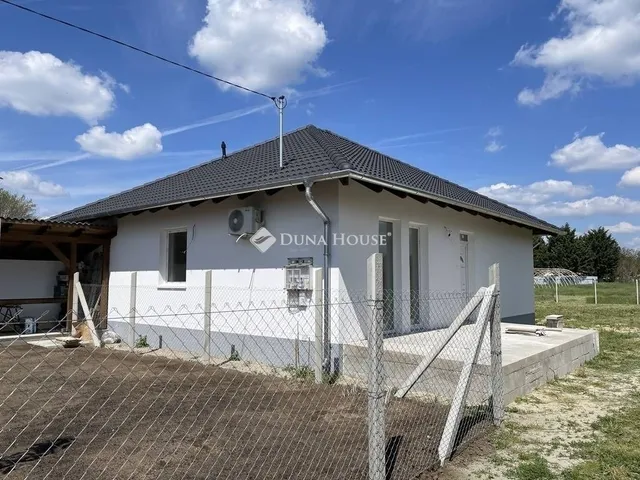 Eladó ház Inárcs 94 nm