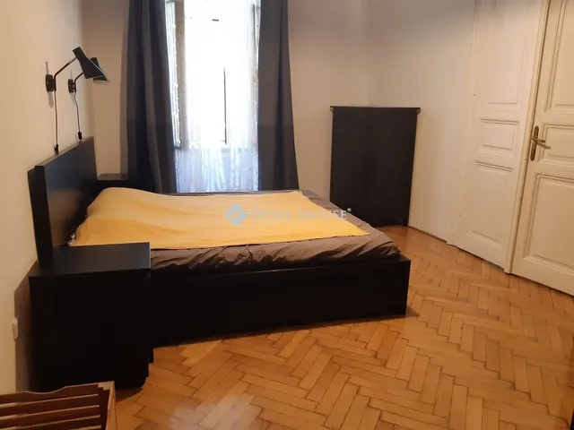 Eladó lakás Budapest VI. kerület 87 nm