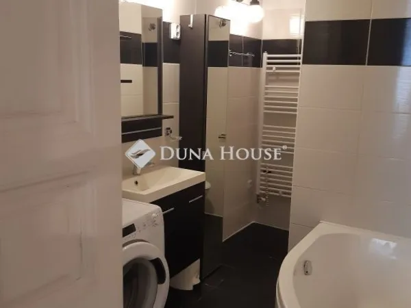 Eladó lakás Budapest VI. kerület 87 nm