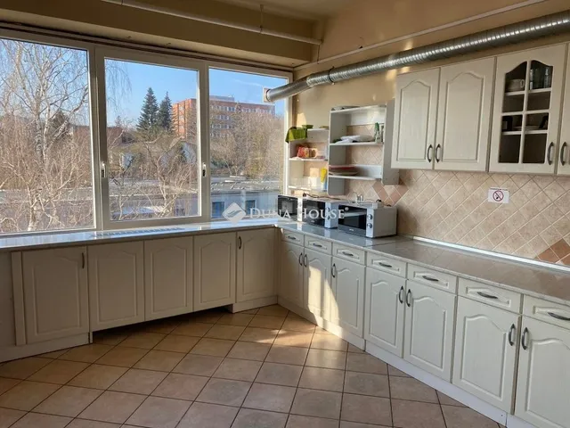 Eladó kereskedelmi és ipari ingatlan Tatabánya 3200 nm