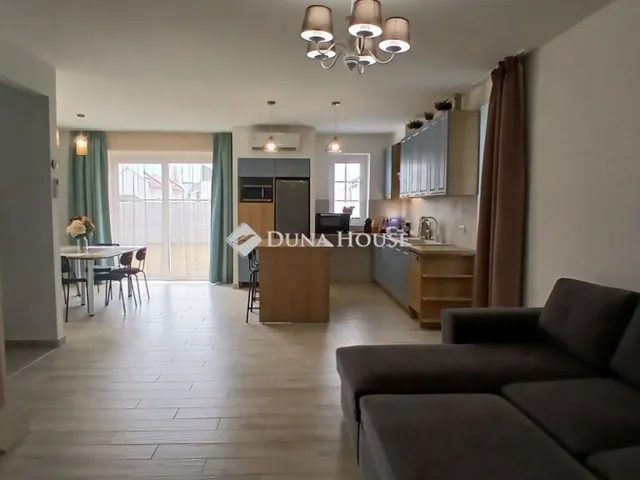 Eladó ház Velence 184 nm