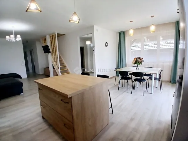 Eladó ház Velence 184 nm