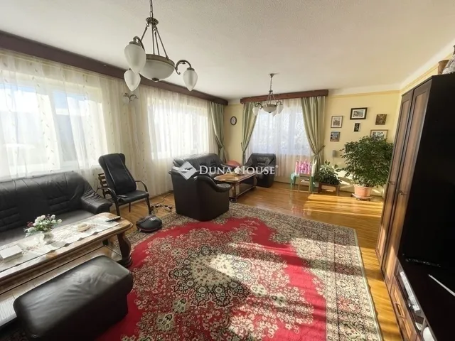 Eladó ház Budapest XVII. kerület, Rákoshegy 186 nm