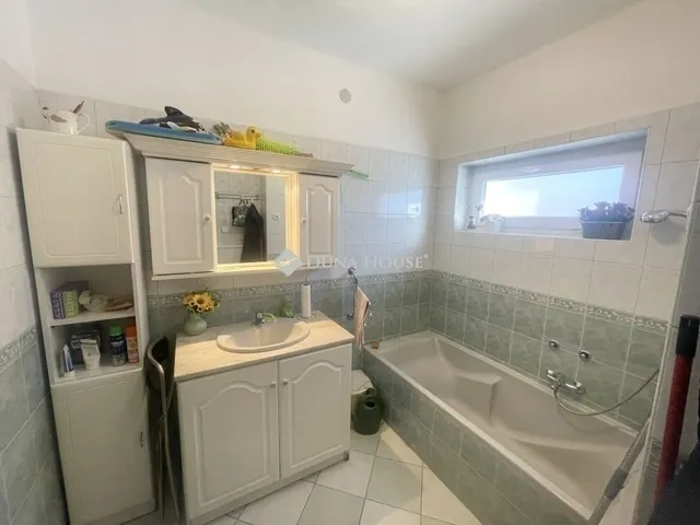 Eladó ház Budapest XVII. kerület, Rákoshegy 186 nm